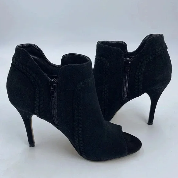 Vince Camuto Abesta Peep Toe Ankle Bootie - Picture 4 of 7